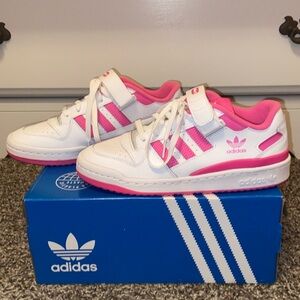 ADIDAS ORIGINALS FORUM LOW CASUAL SHOES BIG KIDS SIZE 6 1/2 WOMENS SIZE 7 1/2